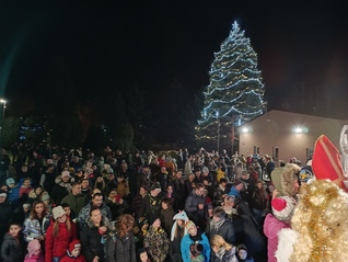 Rozsvícení vánočního stromu s mikulášskou nadílkou 2022
